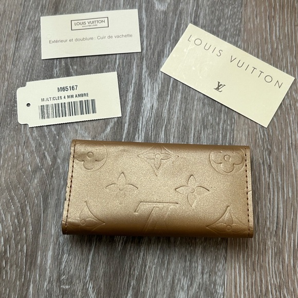 Louis Vuitton Matte Vernis 4 ring keyholder - Picture 2 of 6
